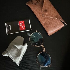 Ray Ban - round metal gold and light blue gradient